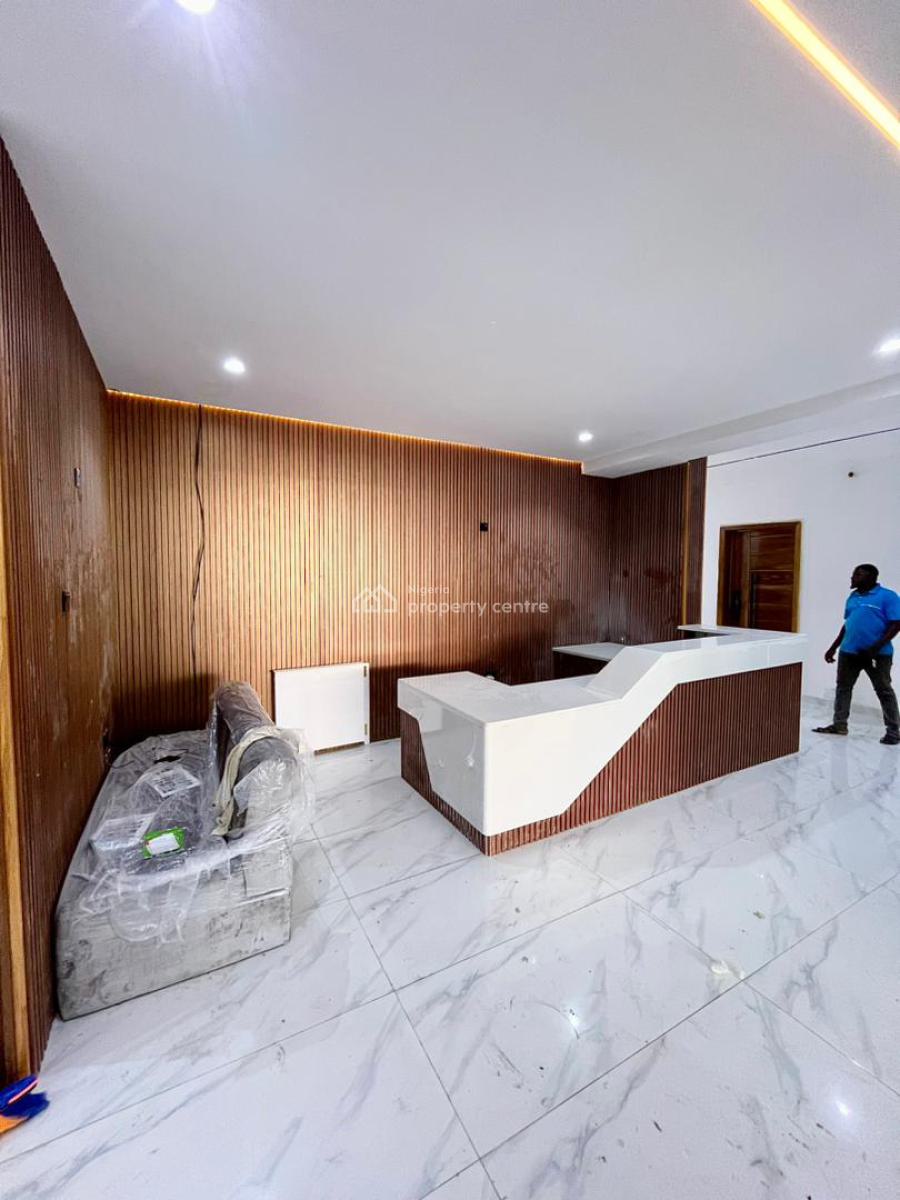 Contemporary 2 Bedroom Apartment with Swimming Pool  & Gym, Lekki Phase 1, Lekki, Lagos, Flat / Apartment for Sale