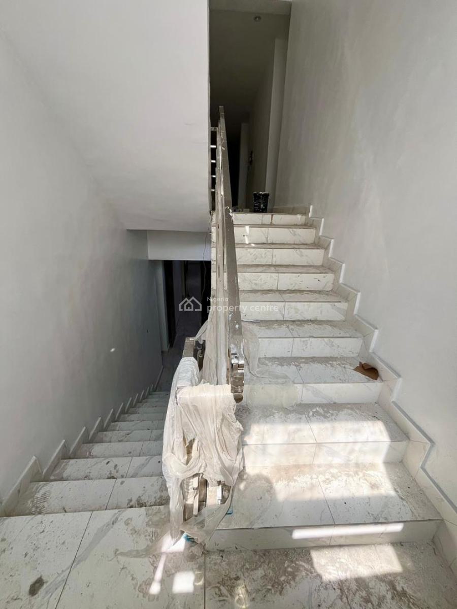 Contemporary 2 Bedroom Apartment with Swimming Pool  & Gym, Lekki Phase 1, Lekki, Lagos, Flat / Apartment for Sale