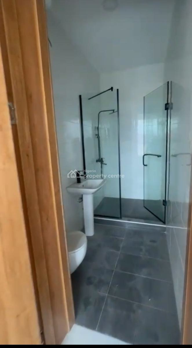 Relatively New 2 Bedroom Flat with Rooms Ensuite, Ikate Elegushi, Lekki, Lagos, Flat / Apartment for Rent