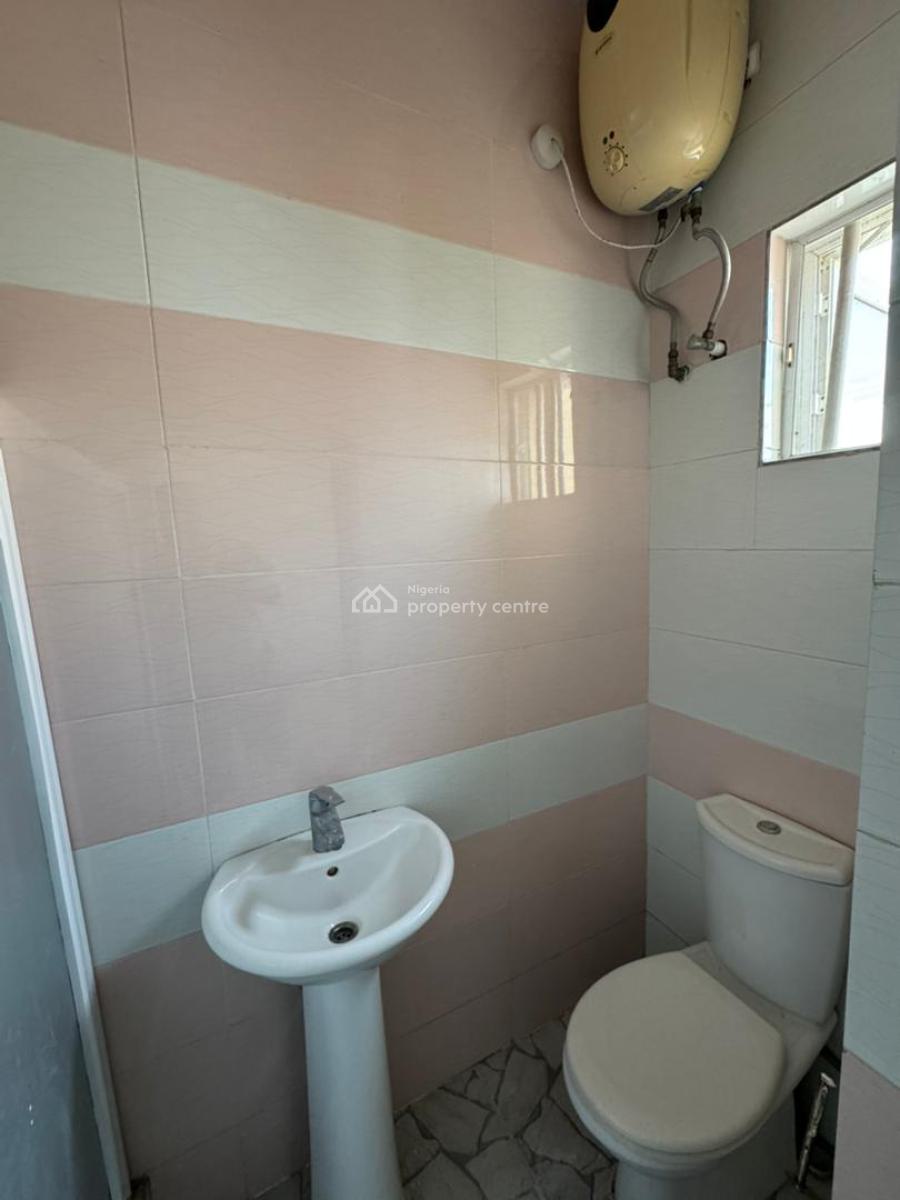 Well Maintained 4 Bedroom Semidetached Duplex with a Bq, Chevron Toll Gate, Lekki, Lagos, Semi-detached Duplex for Rent