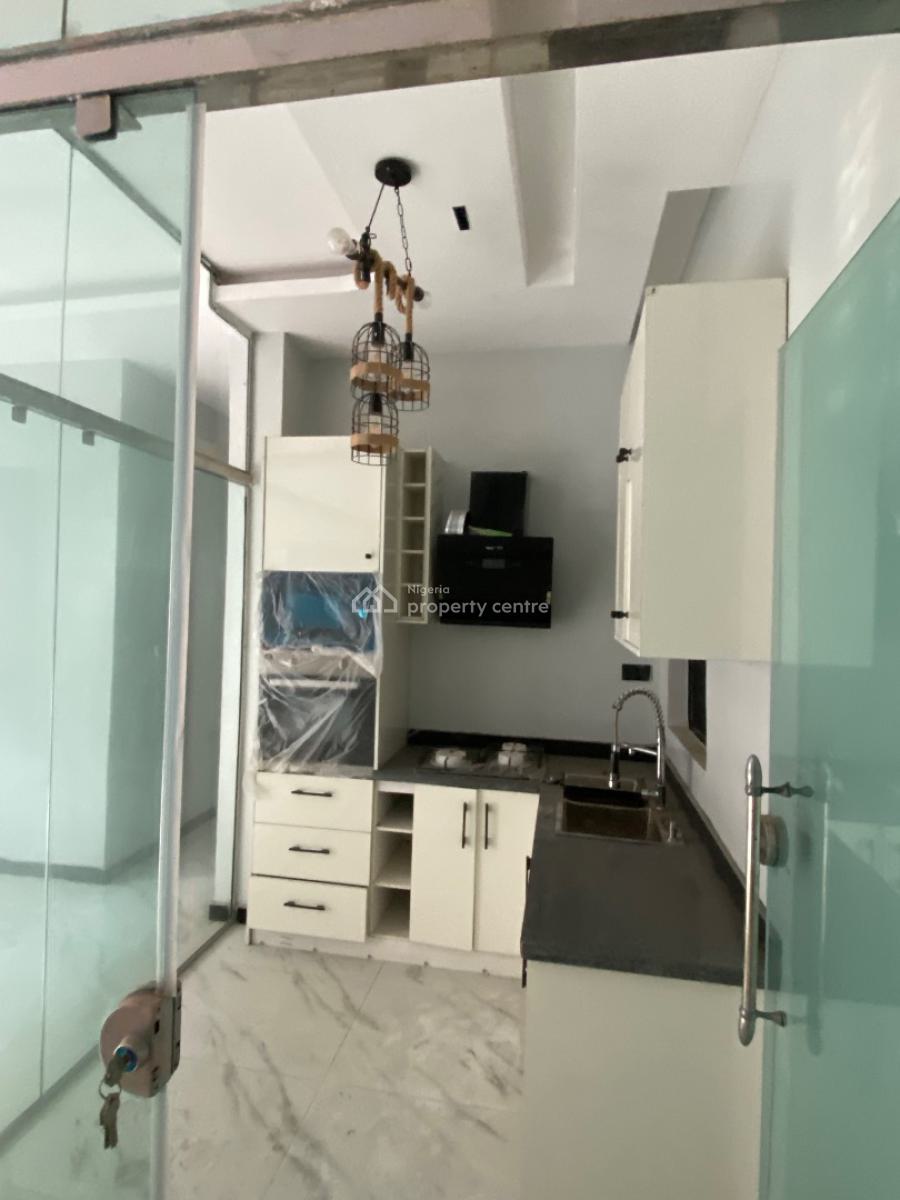 Luxury Serviced Standard 2 Bedroom Flat, Off Admiralty Way, Lekki Phase 1, Lekki, Lagos, Flat / Apartment for Rent