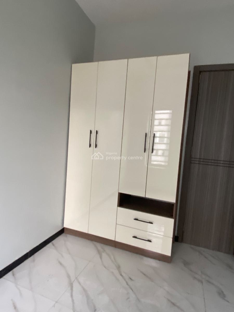 Luxury Serviced Standard 2 Bedroom Flat, Off Admiralty Way, Lekki Phase 1, Lekki, Lagos, Flat / Apartment for Rent