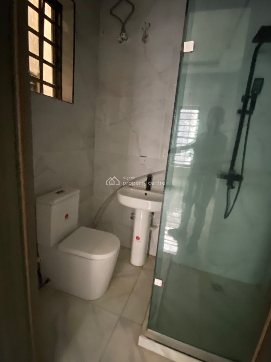 Luxury Serviced Standard 2 Bedroom Flat, Off Admiralty Way, Lekki Phase 1, Lekki, Lagos, Flat / Apartment for Rent