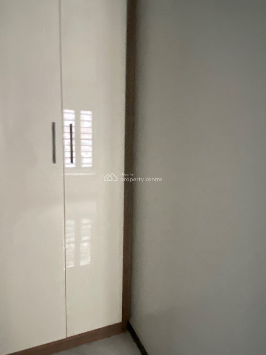 Luxury Serviced Standard 2 Bedroom Flat, Off Admiralty Way, Lekki Phase 1, Lekki, Lagos, Flat / Apartment for Rent