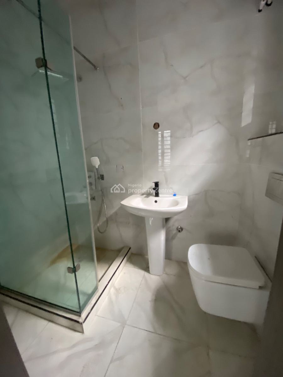 Luxury Serviced Standard 2 Bedroom Flat, Off Admiralty Way, Lekki Phase 1, Lekki, Lagos, Flat / Apartment for Rent