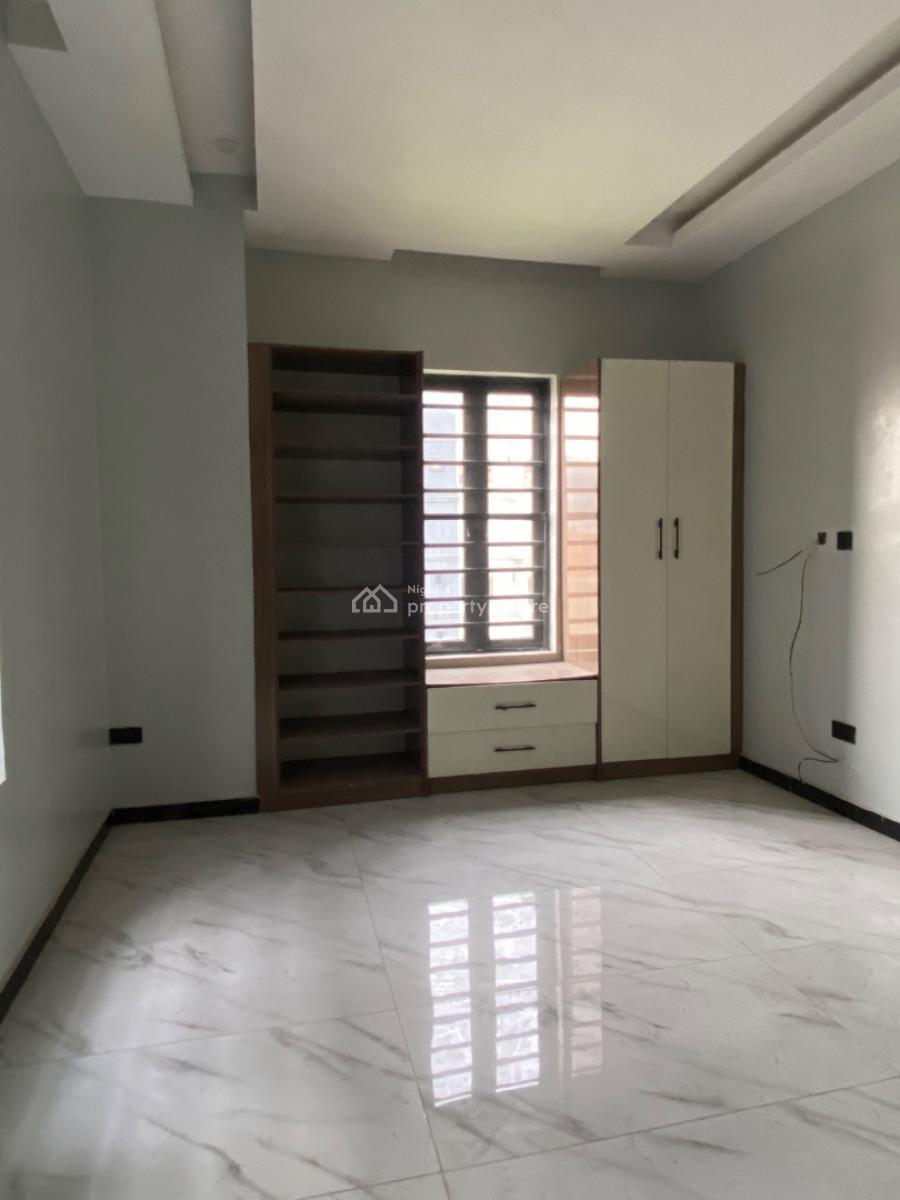 Luxury Serviced Standard 2 Bedroom Flat, Off Admiralty Way, Lekki Phase 1, Lekki, Lagos, Flat / Apartment for Rent