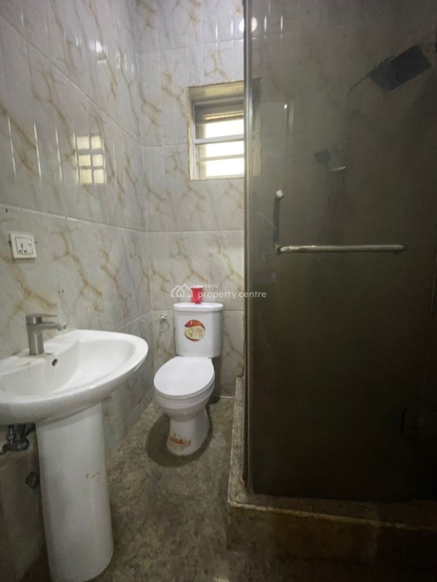 Well Renovated 4 Bedroom Duplex  with Bq, Osapa, Lekki, Lagos, Semi-detached Duplex for Rent