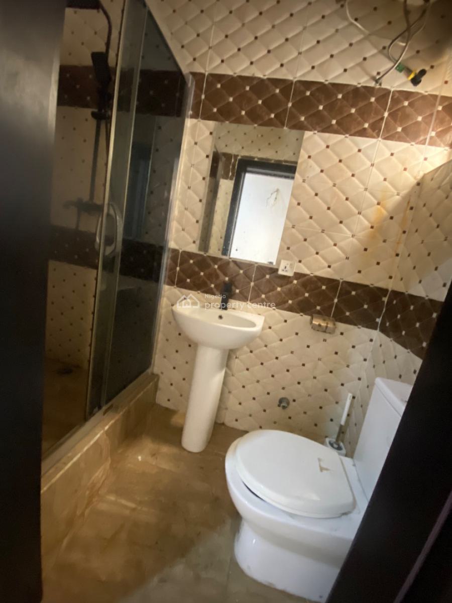 Luxury One Room Shared Apartment, Chevron, in a Serene Environment, Lekki, Lagos, Mini Flat (room and Parlour) for Rent