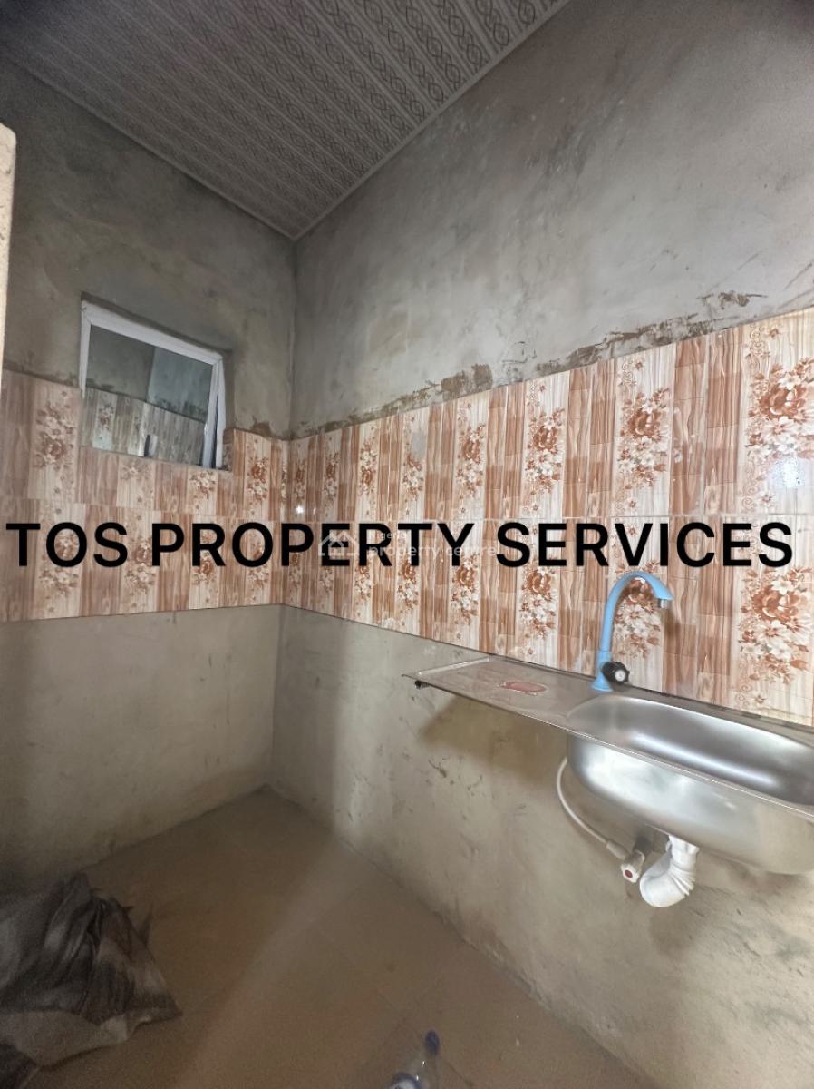 Quite Spacious Studio Flat + Balcony, Sabo-alagomeji, Alagomeji, Yaba, Lagos, Self Contain (single Rooms) for Rent