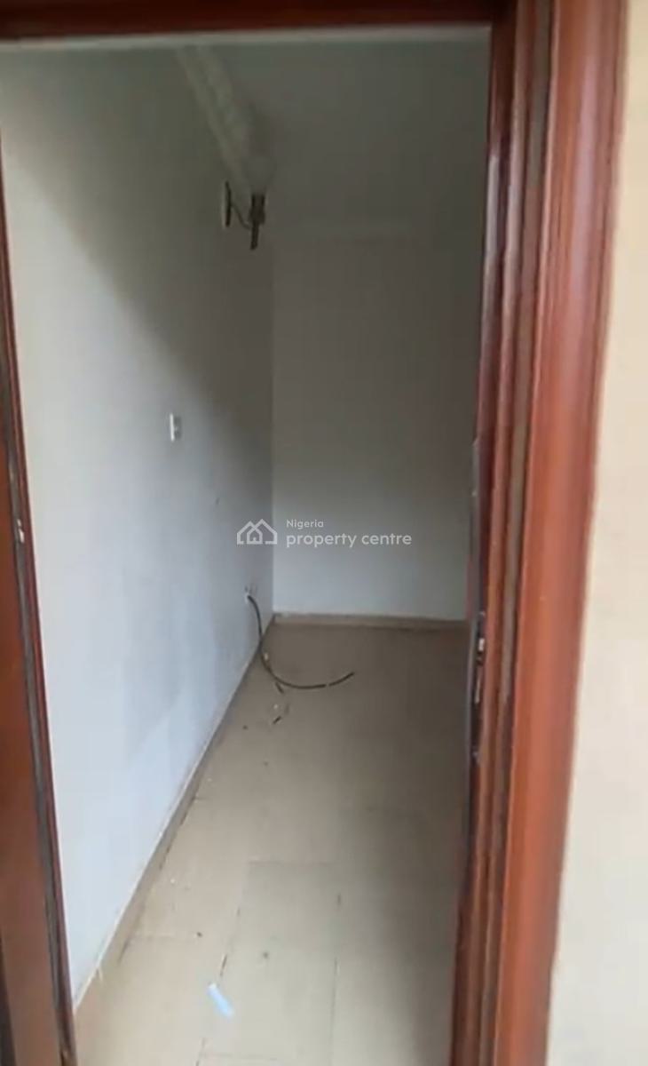 Downstairs Mini Flat with 2 Toilets { Video}, Thomas Estate, Ajah, Lagos, Mini Flat (room and Parlour) for Rent