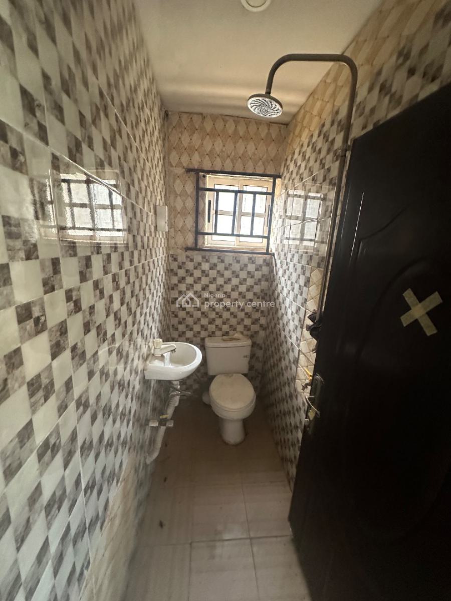 Two Bedroom Apartment, 3rd Avenue War College, Gwarinpa, Abuja, Flat / Apartment for Rent