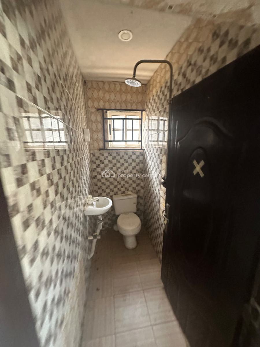 Two Bedroom Apartment, 3rd Avenue War College, Gwarinpa, Abuja, Flat / Apartment for Rent