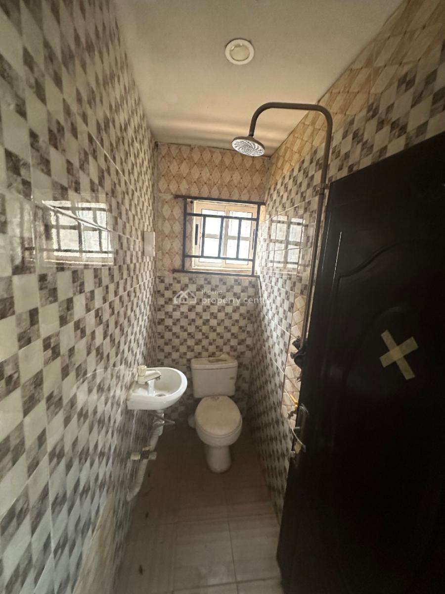 Two Bedroom Apartment, 3rd Avenue War College, Gwarinpa, Abuja, Flat / Apartment for Rent