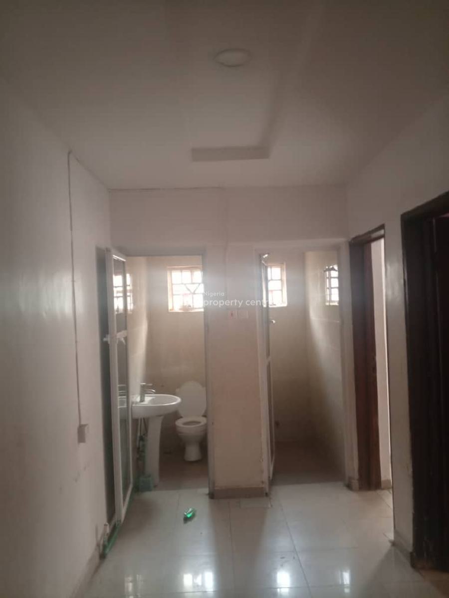 Well Maintained 3 Bedroom Apartment, Gra Phase 1, Magodo, Lagos, Flat / Apartment for Rent