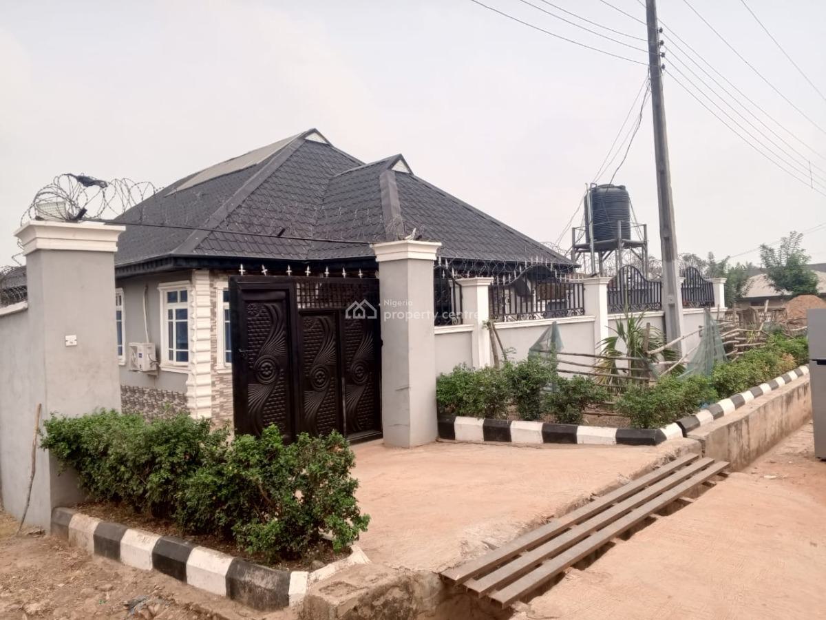 4 Bedroom Bungalow on 1½plot of Land, Mallam Tope Area Osogbo, Osogbo, Osun, Detached Bungalow for Sale