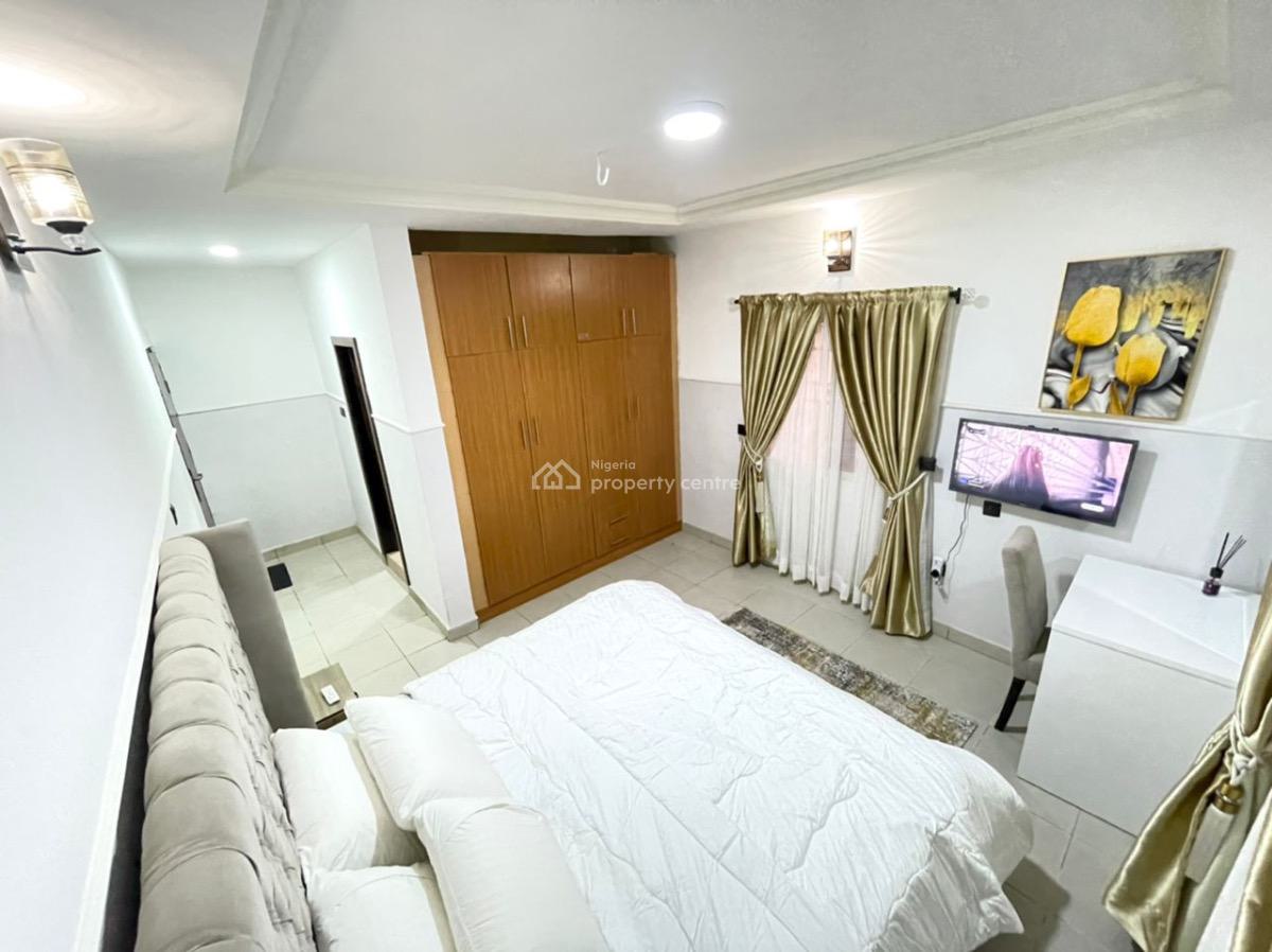 Luxury 3 Bedrooms Apartment, Gra Phase 2, Magodo, Lagos, Flat / Apartment for Sale