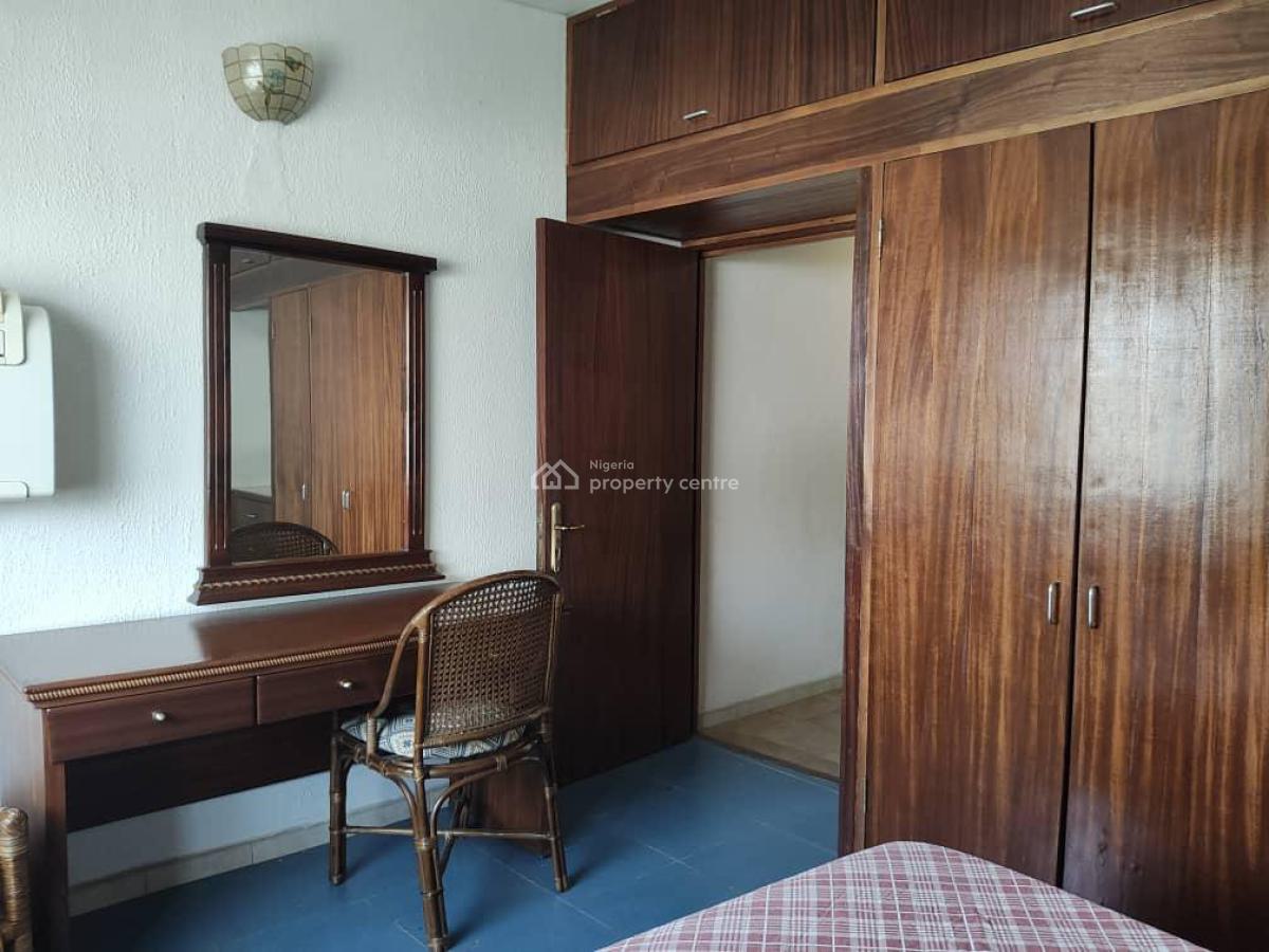 2 Bedroom Partially Furnished Apartment, Old Bodija, Ibadan, Oyo, Flat / Apartment for Rent