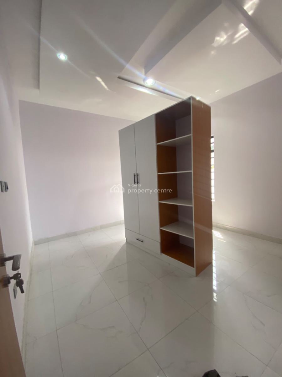 an Executive Two Bedroom Flat, Lekki Scheme 2, Beside Abraham Adesanya, Ogombo Road, Ajah, Lagos, Flat / Apartment for Rent