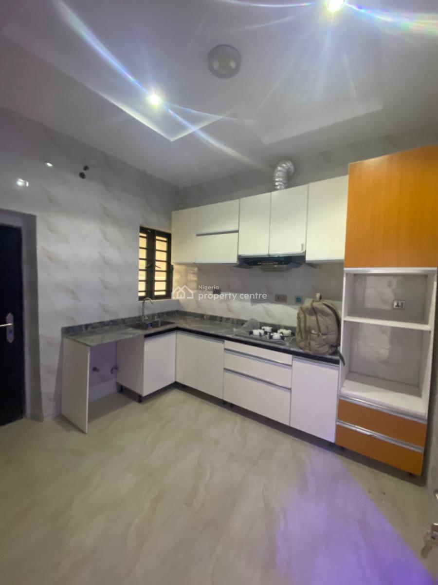 an Executive Two Bedroom Flat, Lekki Scheme 2, Beside Abraham Adesanya, Ogombo Road, Ajah, Lagos, Flat / Apartment for Rent
