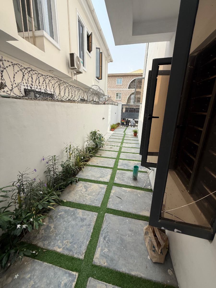 Brand New 4 Bedroom Detached Duplex with Bq for Distress, Ologolo, Lekki, Lagos, Semi-detached Duplex for Sale