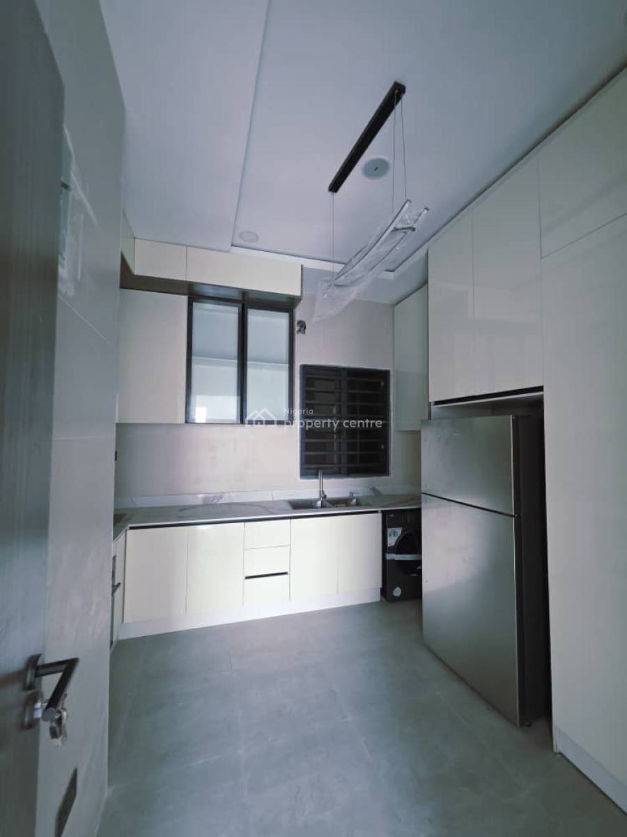 Luxury 3 Bedroom Apartment, Off Adebayo Doherty, Lekki Phase 1, Lekki, Lagos, Flat / Apartment for Sale