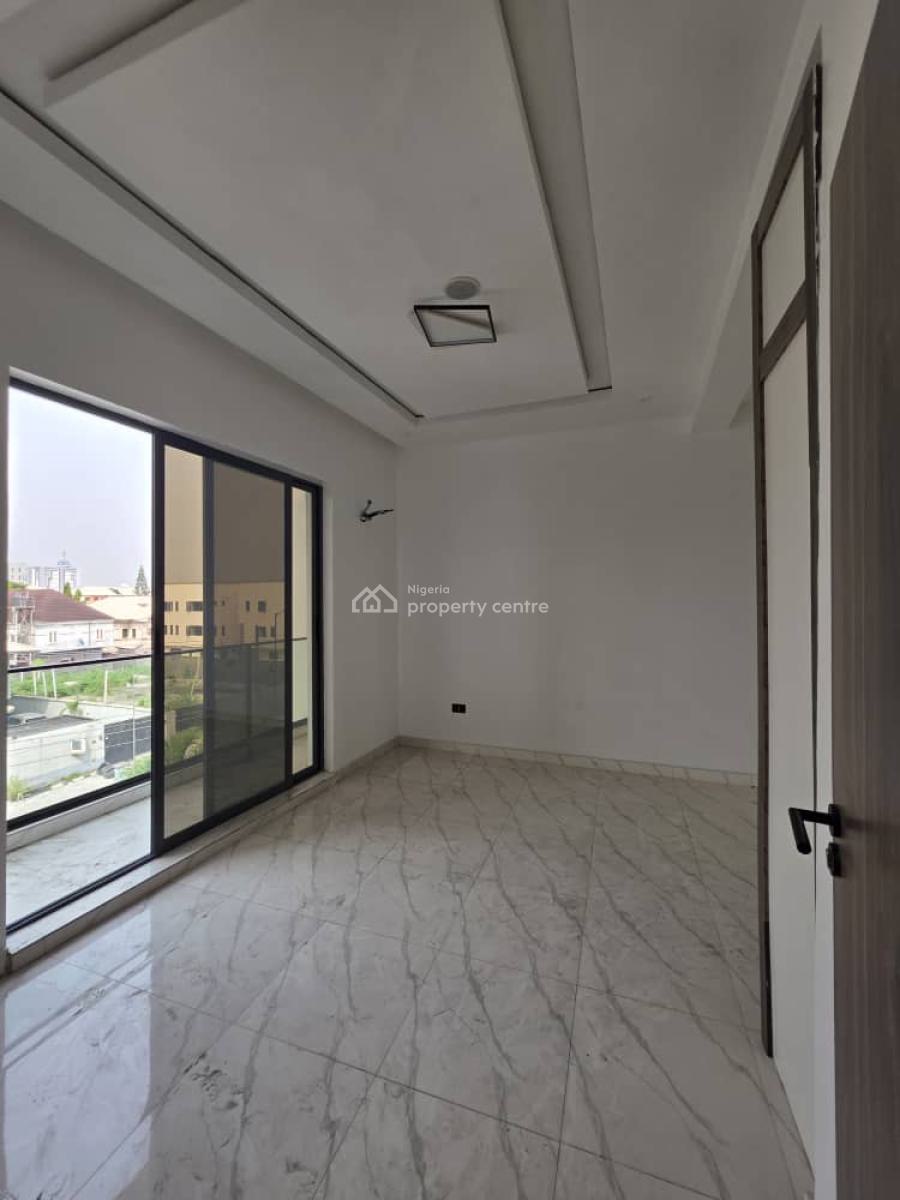 Luxury 3 Bedroom Apartment, Off Adebayo Doherty, Lekki Phase 1, Lekki, Lagos, Flat / Apartment for Sale