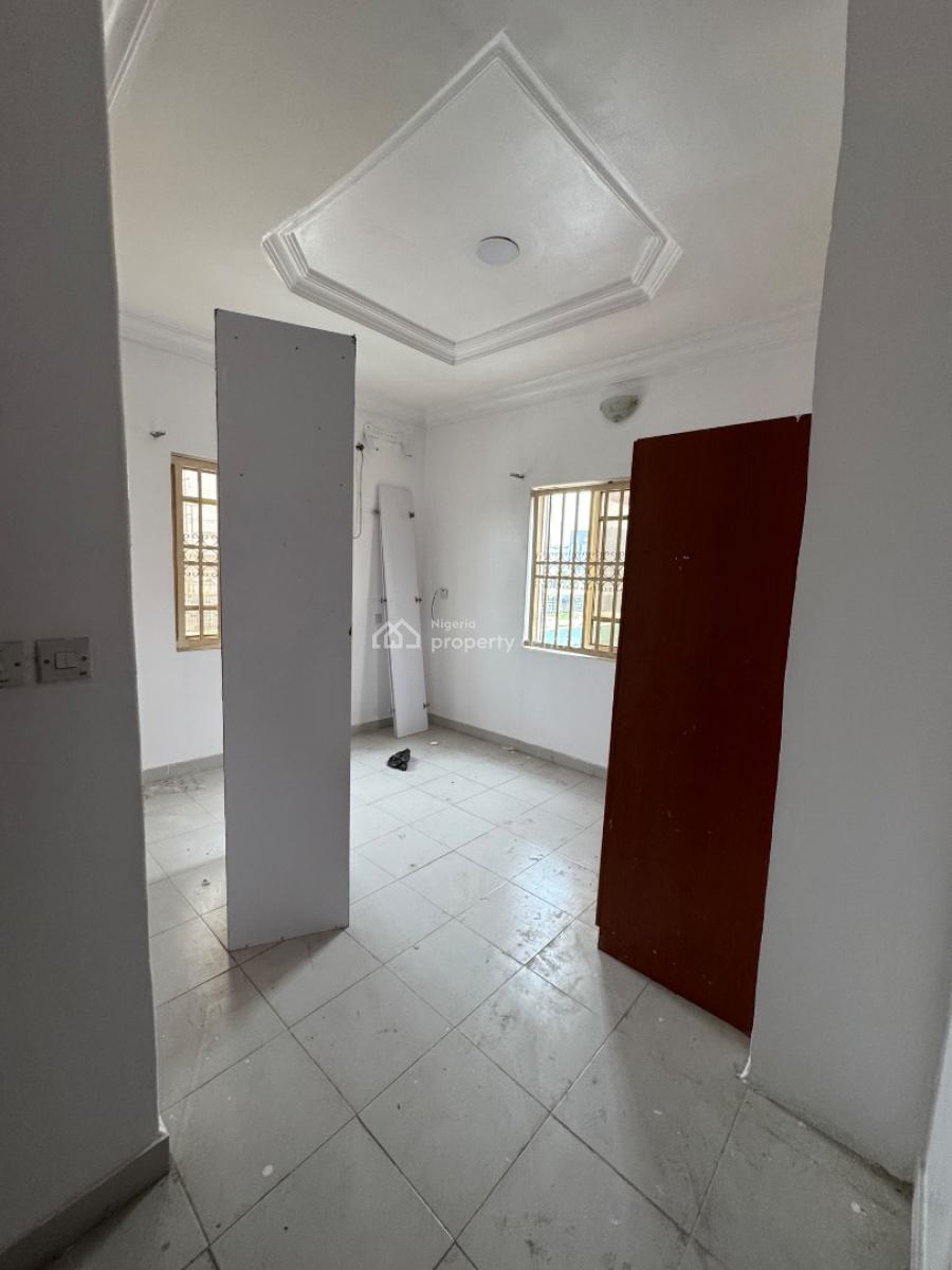 Lovely 2 Bedroom Flat + Balcony, Off Admiralty Way, Lekki Phase 1, Lekki, Lagos, Flat / Apartment for Rent