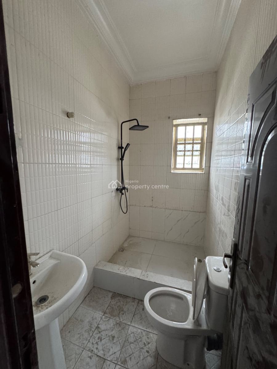 Lovely 2 Bedroom Flat + Balcony, Off Admiralty Way, Lekki Phase 1, Lekki, Lagos, Flat / Apartment for Rent