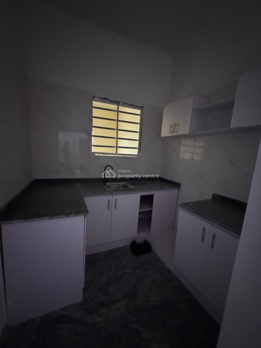 Lovely 2 Bedroom Flat + Balcony, Off Admiralty Way, Lekki Phase 1, Lekki, Lagos, Flat / Apartment for Rent