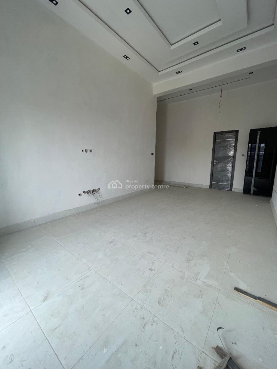 Two (2) Bedroom Apartment with Bq, Lekki Phase 1, Lekki, Lagos, Flat / Apartment for Rent