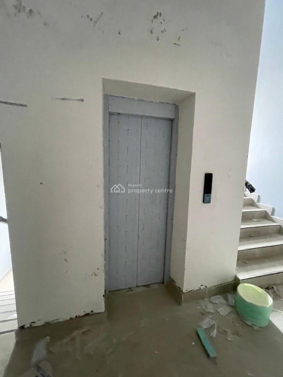 Two (2) Bedroom Apartment with Bq, Lekki Phase 1, Lekki, Lagos, Flat / Apartment for Rent