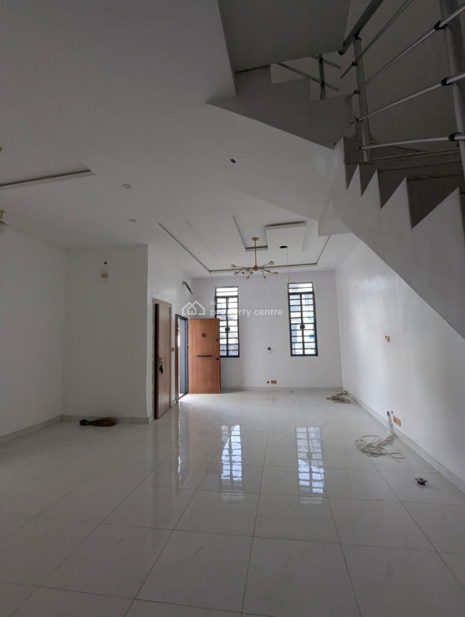 Close to The High Way 4-bedroom Peaceful Home with Bq, Chevron Alternative Route, Lekki Expressway, Lekki, Lagos, Semi-detached Duplex for Rent