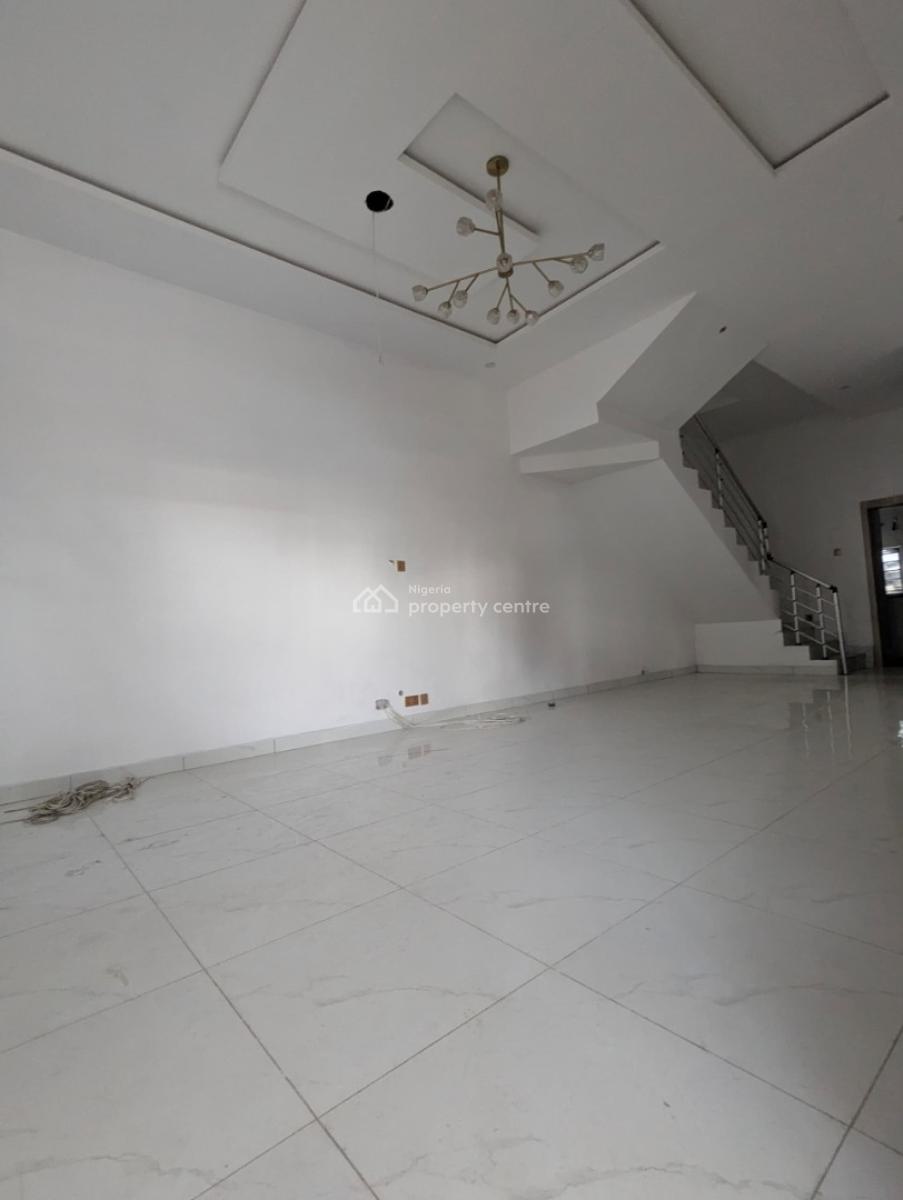 Close to The High Way 4-bedroom Peaceful Home with Bq, Chevron Alternative Route, Lekki Expressway, Lekki, Lagos, Semi-detached Duplex for Rent