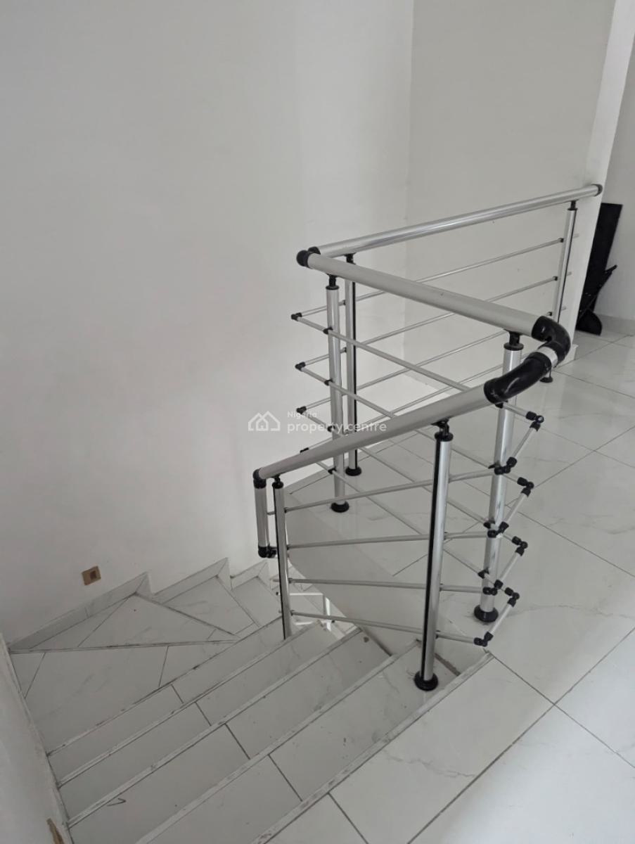 Close to The High Way 4-bedroom Peaceful Home with Bq, Chevron Alternative Route, Lekki Expressway, Lekki, Lagos, Semi-detached Duplex for Rent