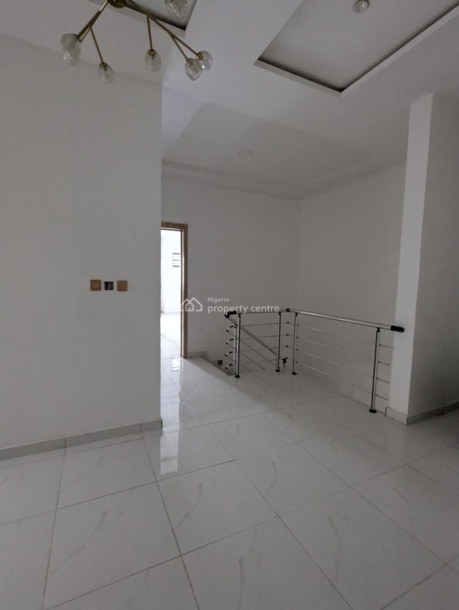 Close to The High Way 4-bedroom Peaceful Home with Bq, Chevron Alternative Route, Lekki Expressway, Lekki, Lagos, Semi-detached Duplex for Rent