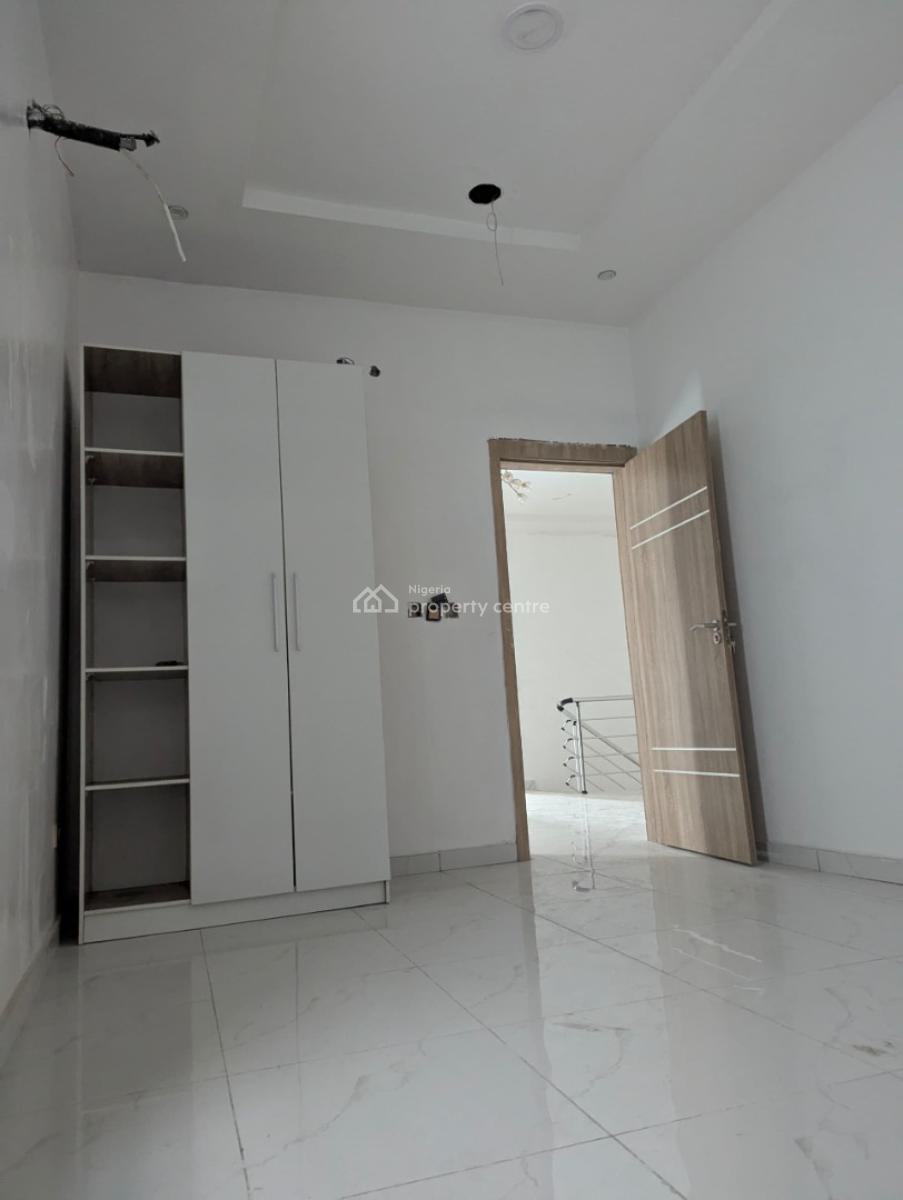 Close to The High Way 4-bedroom Peaceful Home with Bq, Chevron Alternative Route, Lekki Expressway, Lekki, Lagos, Semi-detached Duplex for Rent