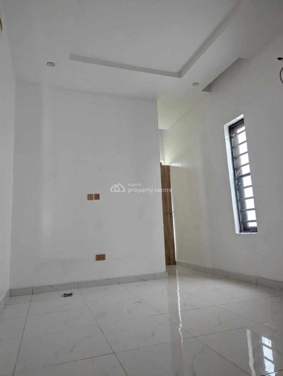 Close to The High Way 4-bedroom Peaceful Home with Bq, Chevron Alternative Route, Lekki Expressway, Lekki, Lagos, Semi-detached Duplex for Rent