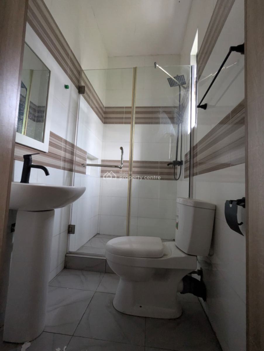 Close to The High Way 4-bedroom Peaceful Home with Bq, Chevron Alternative Route, Lekki Expressway, Lekki, Lagos, Semi-detached Duplex for Rent