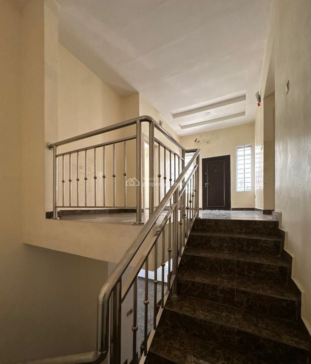 Self Serviced 4-bedroom Semi-detached Duplex with Bq, Ikota, Lekki, Lagos, Semi-detached Duplex for Rent
