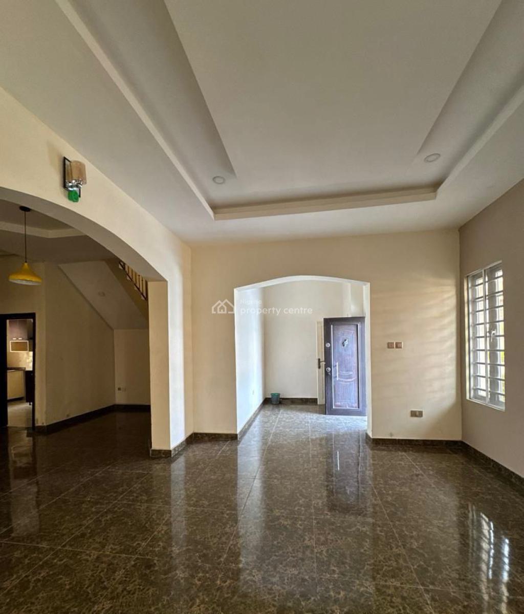 Self Serviced 4-bedroom Semi-detached Duplex with Bq, Ikota, Lekki, Lagos, Semi-detached Duplex for Rent