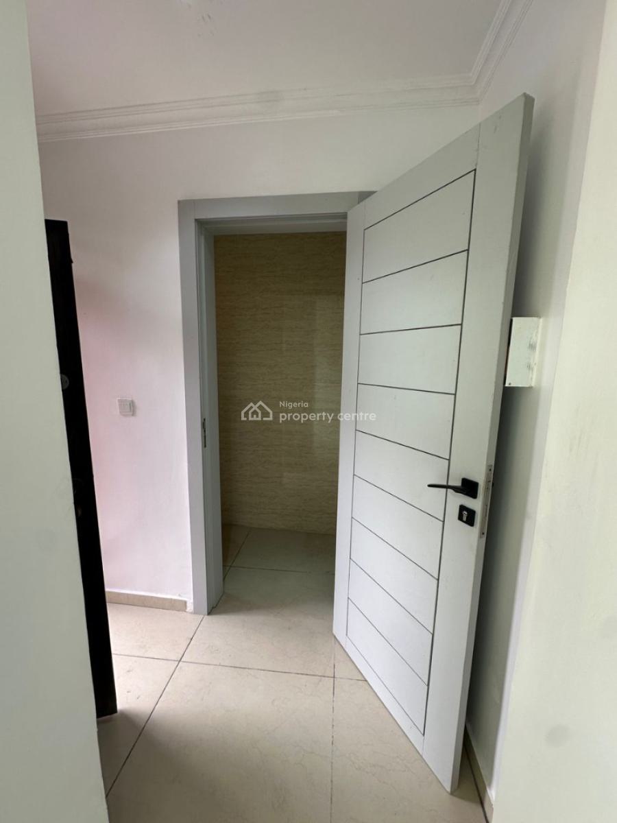 Well-maintained 2-bedroom Apartment with Swimming Pool, Old Ikoyi, Ikoyi, Lagos, Flat / Apartment for Rent