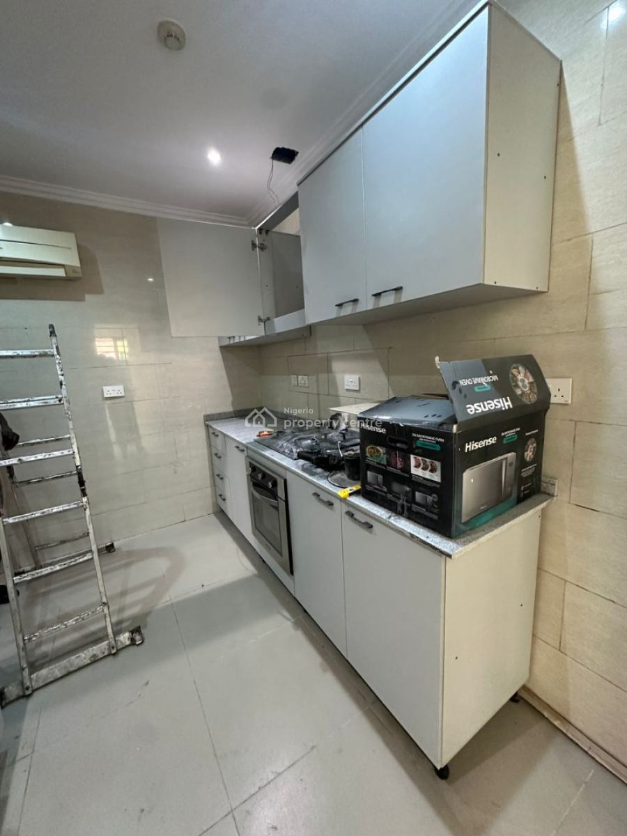 Well-maintained 2-bedroom Apartment with Swimming Pool, Old Ikoyi, Ikoyi, Lagos, Flat / Apartment for Rent