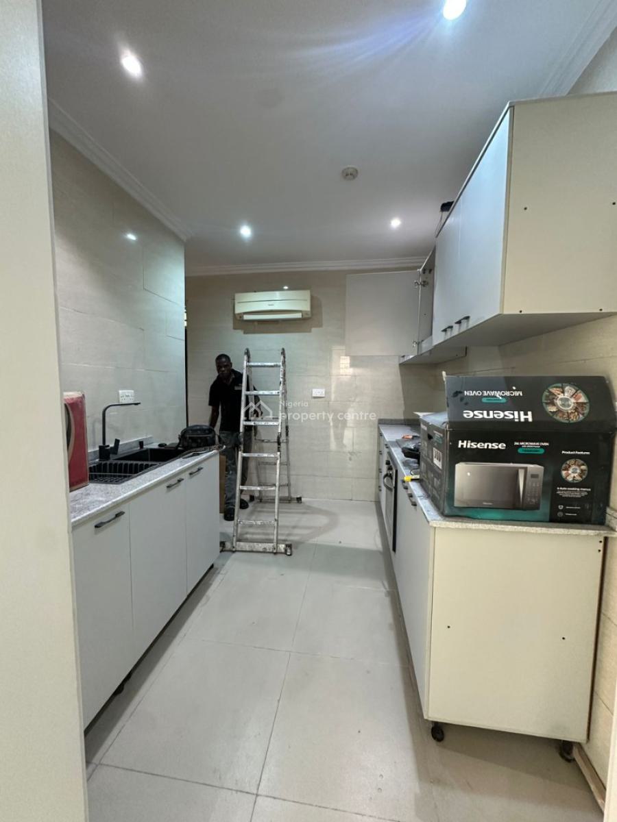 Well-maintained 2-bedroom Apartment with Swimming Pool, Old Ikoyi, Ikoyi, Lagos, Flat / Apartment for Rent