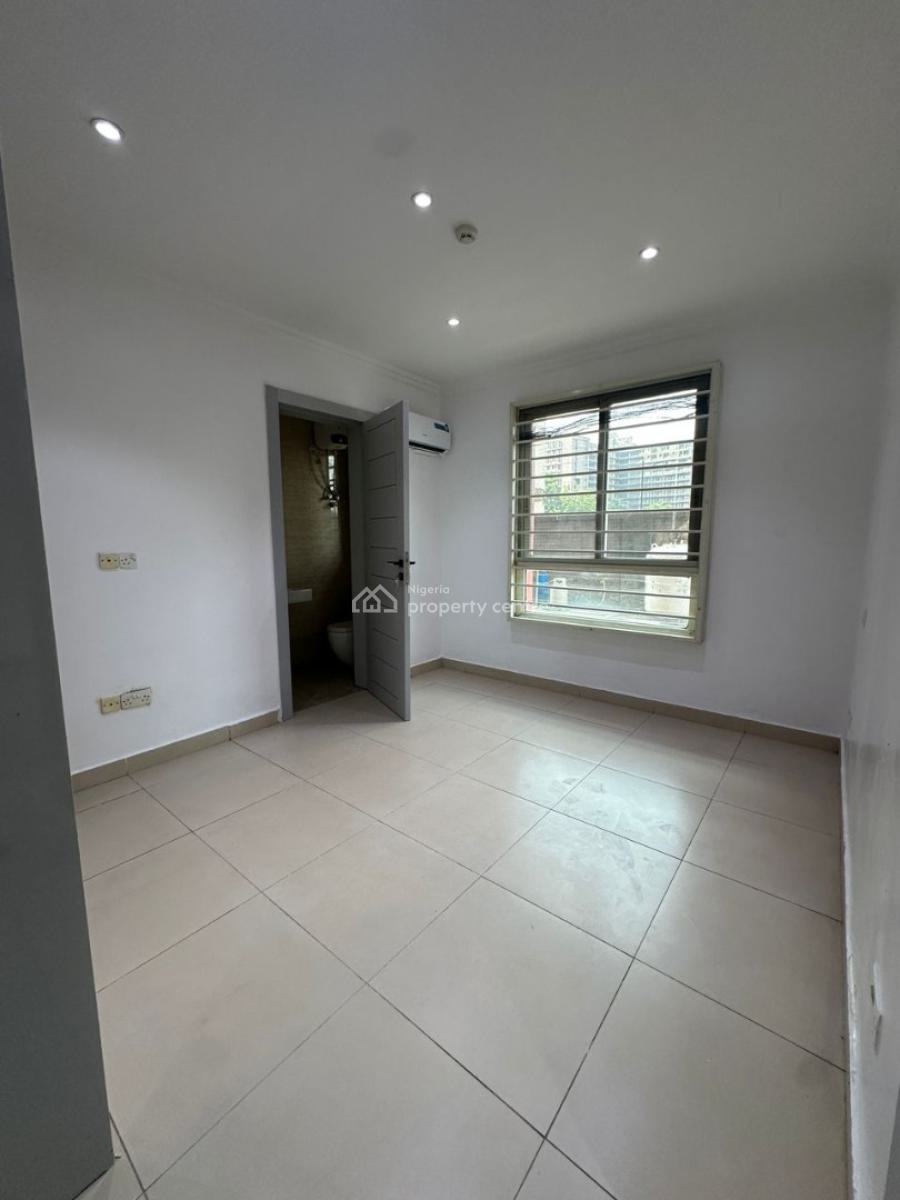 Well-maintained 2-bedroom Apartment with Swimming Pool, Old Ikoyi, Ikoyi, Lagos, Flat / Apartment for Rent