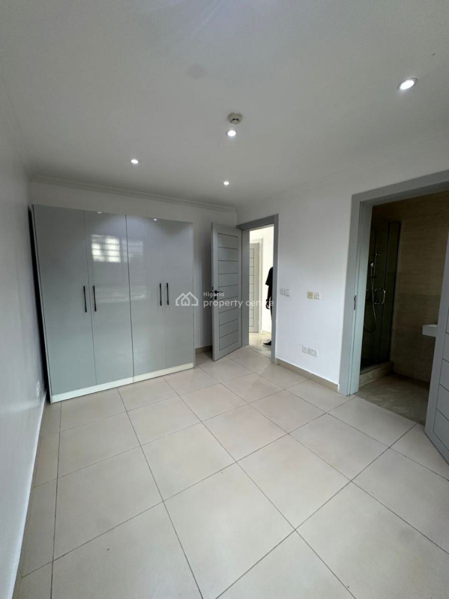 Well-maintained 2-bedroom Apartment with Swimming Pool, Old Ikoyi, Ikoyi, Lagos, Flat / Apartment for Rent