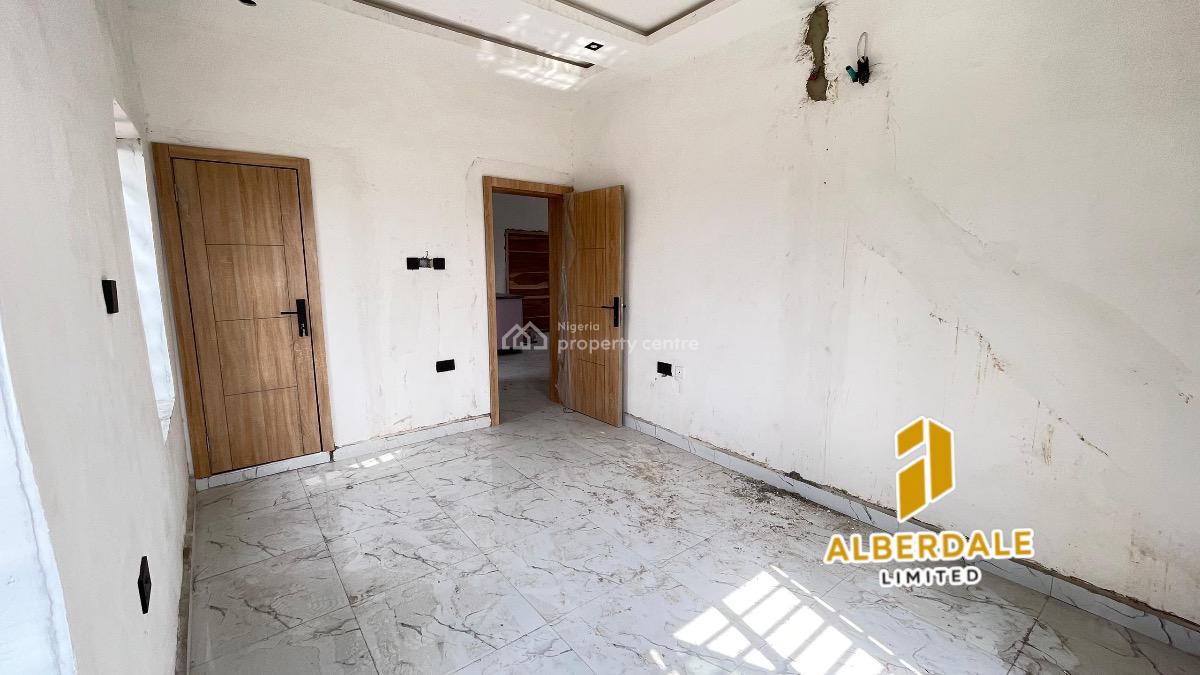 Modern 2-bedroom Apartment, Yaba, Lagos, Flat / Apartment for Sale