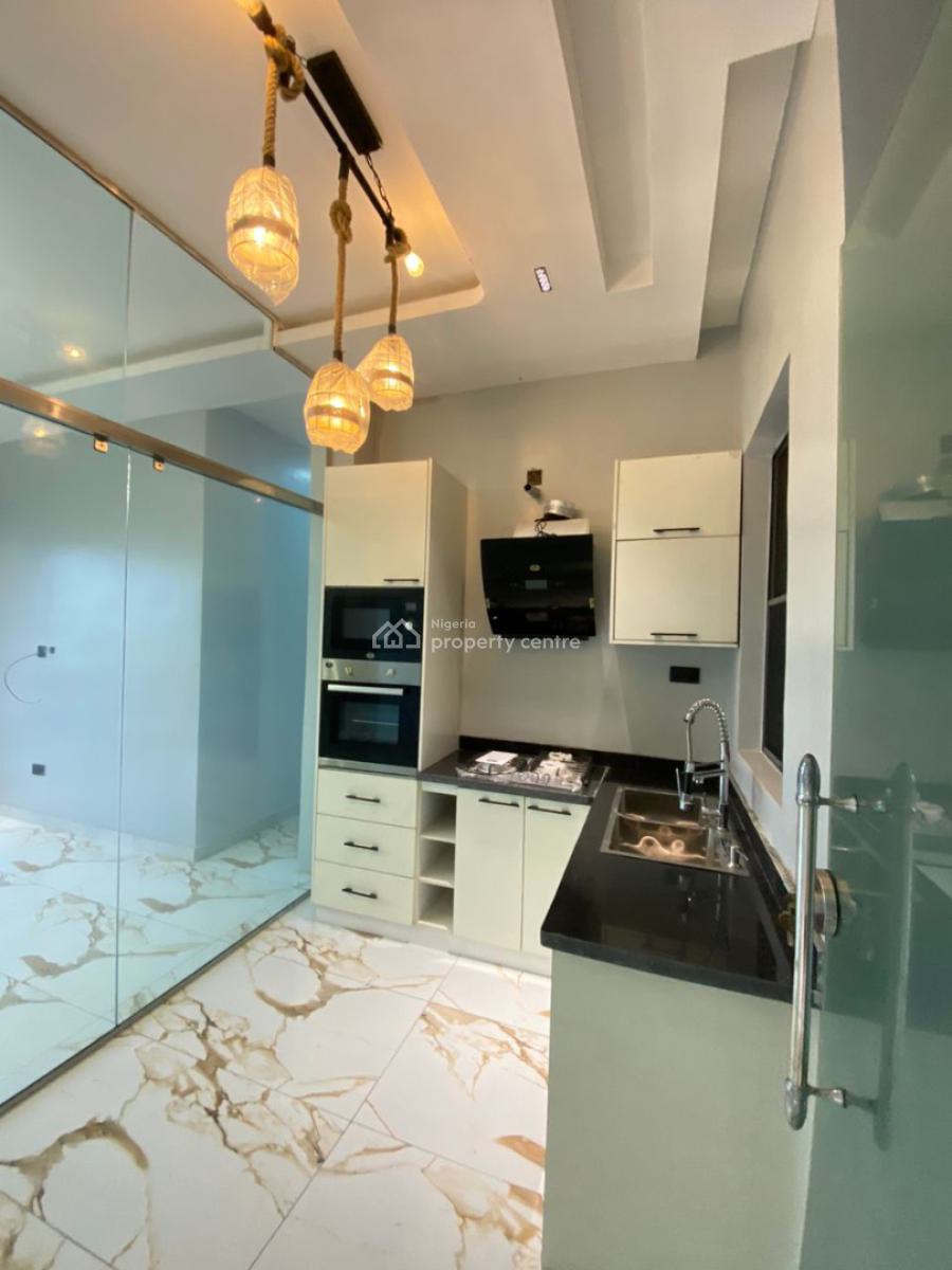 Lovely 2 Bedroom Apartment in an Estate, Lekki Phase 1, Lekki, Lagos, Flat / Apartment for Rent