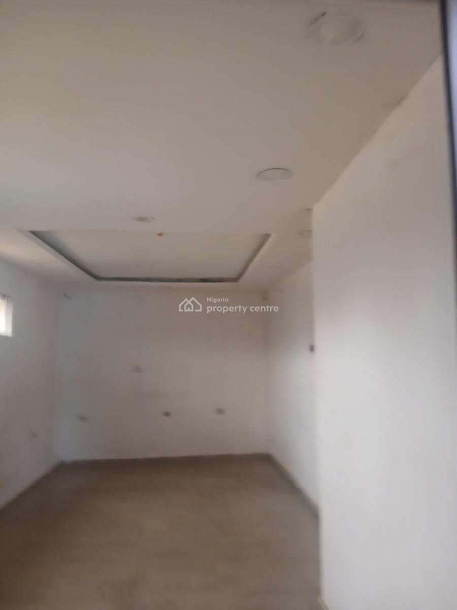 Space Tolet, Akiode, Ojodu, Lagos, Commercial Property for Rent
