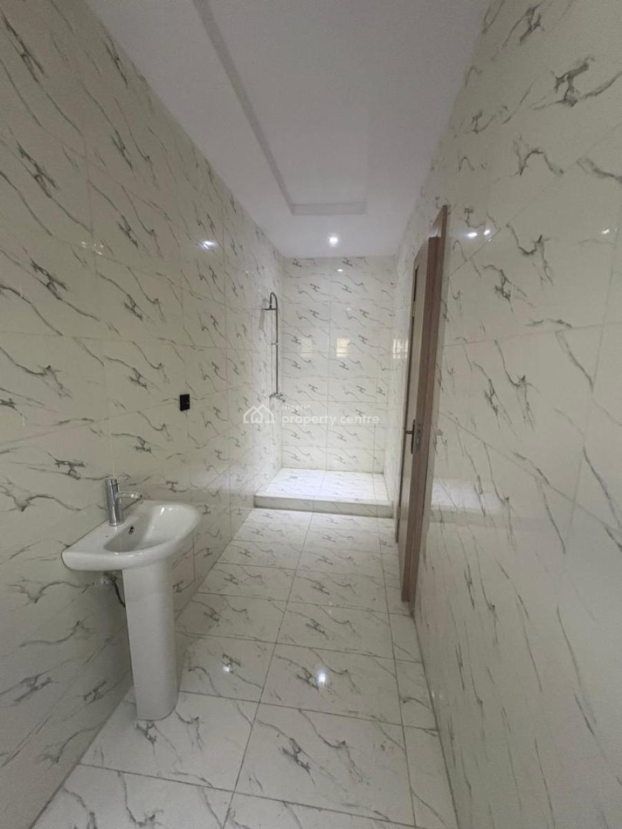 Luxury  Spacious 3 Bedroom Apartment, Lekki Phase 1, Lekki, Lagos, Flat / Apartment for Rent