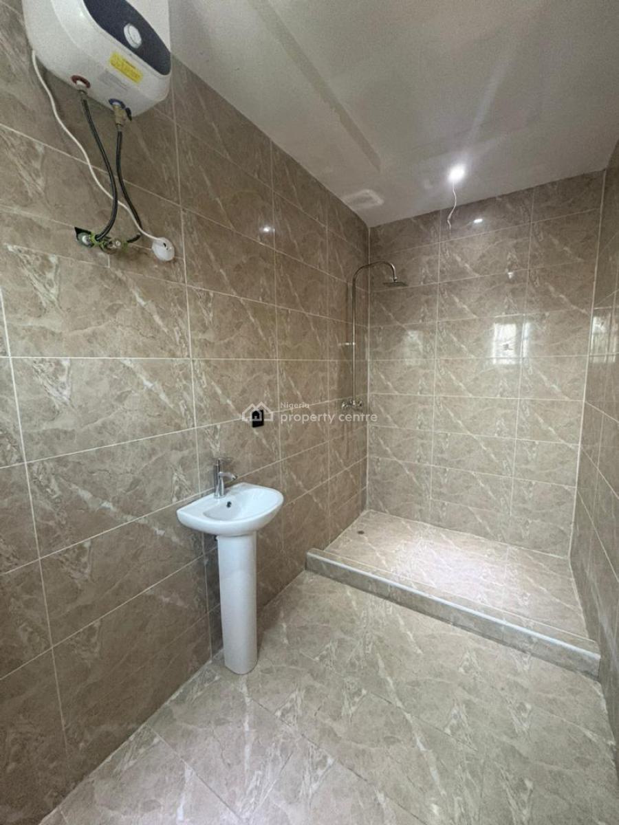 Luxury and Spacious 2 Bedroom Flat, Lekki Phase 1, Lekki, Lagos, Flat / Apartment for Rent